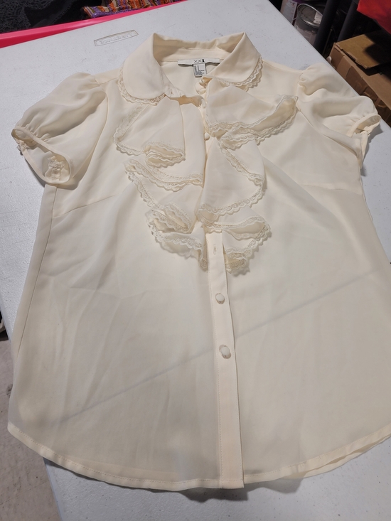 Forever 21 Tops - Forever 21 Ivory Ruffle-Front Short Sleeve Blouse